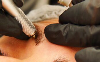 Sminktetoválás: hogyan érhetünk el tökéletesen meghatározott szemöldököt, ajkakat és szempillákat?